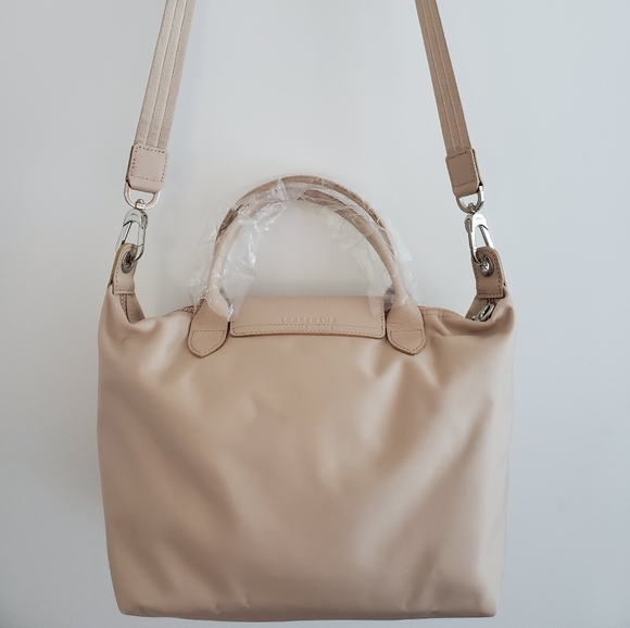 LONGCHAMP LE PLIAGE NÉO
TOP HANDLE BAG - Picture 3 of 16